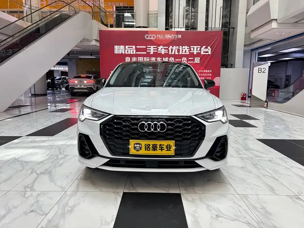 Audi Q3 Sportback — фото 10