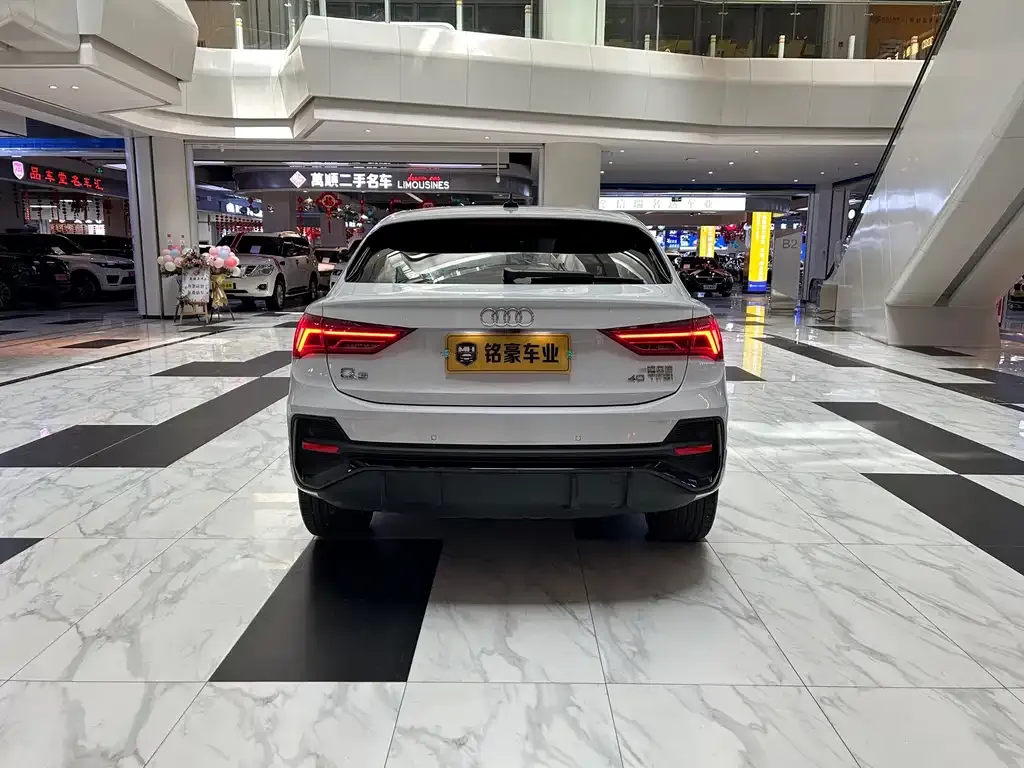 Audi Q3 Sportback — фото 8