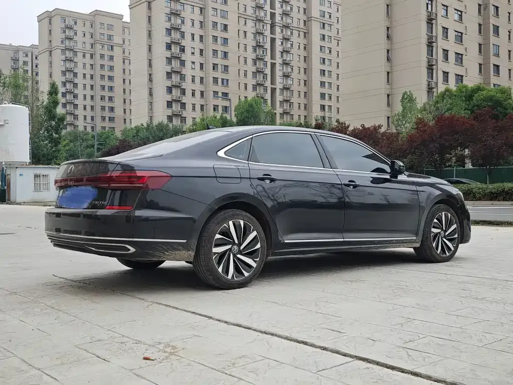 Volkswagen Passat — фото 6
