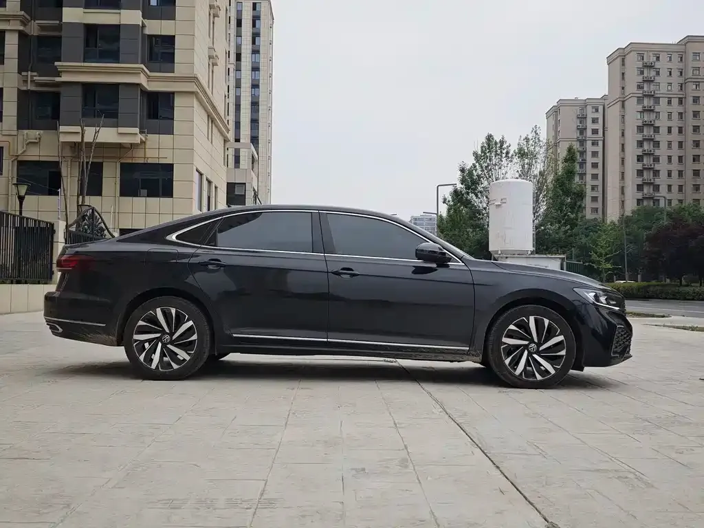 Volkswagen Passat — фото 9