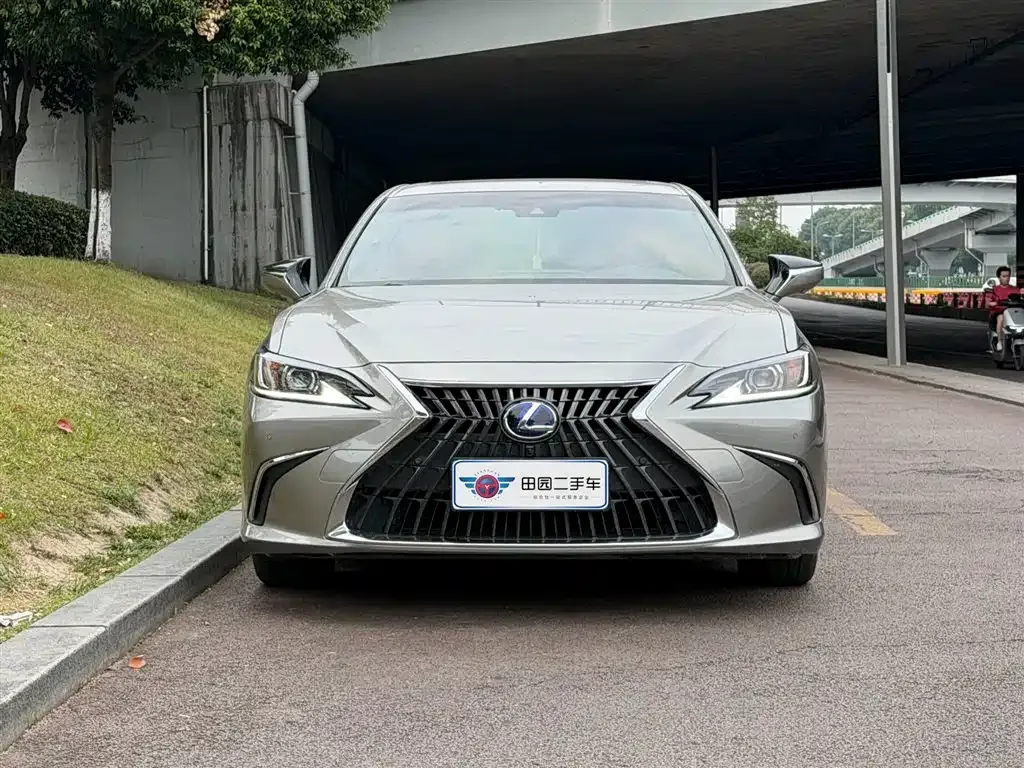 Lexus ES — фото 5