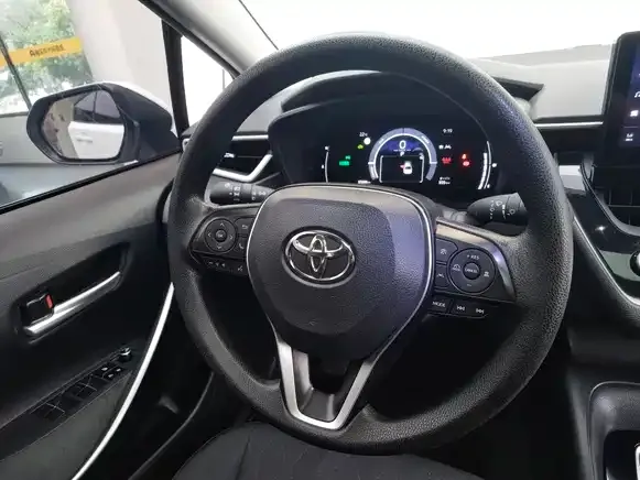 Toyota Corolla — фото 9