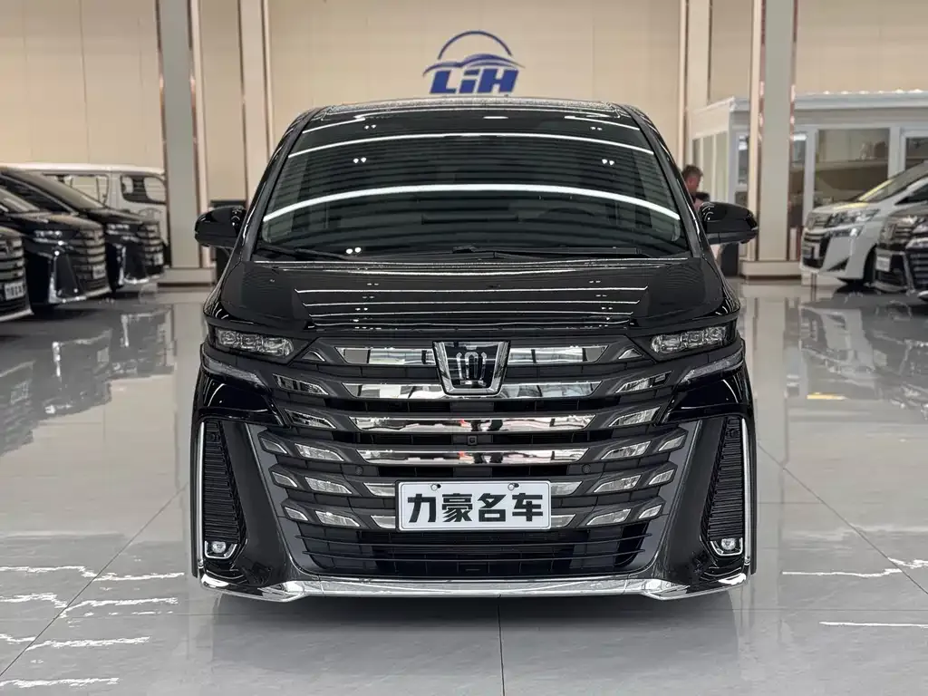 Toyota Vellfire — фото 8