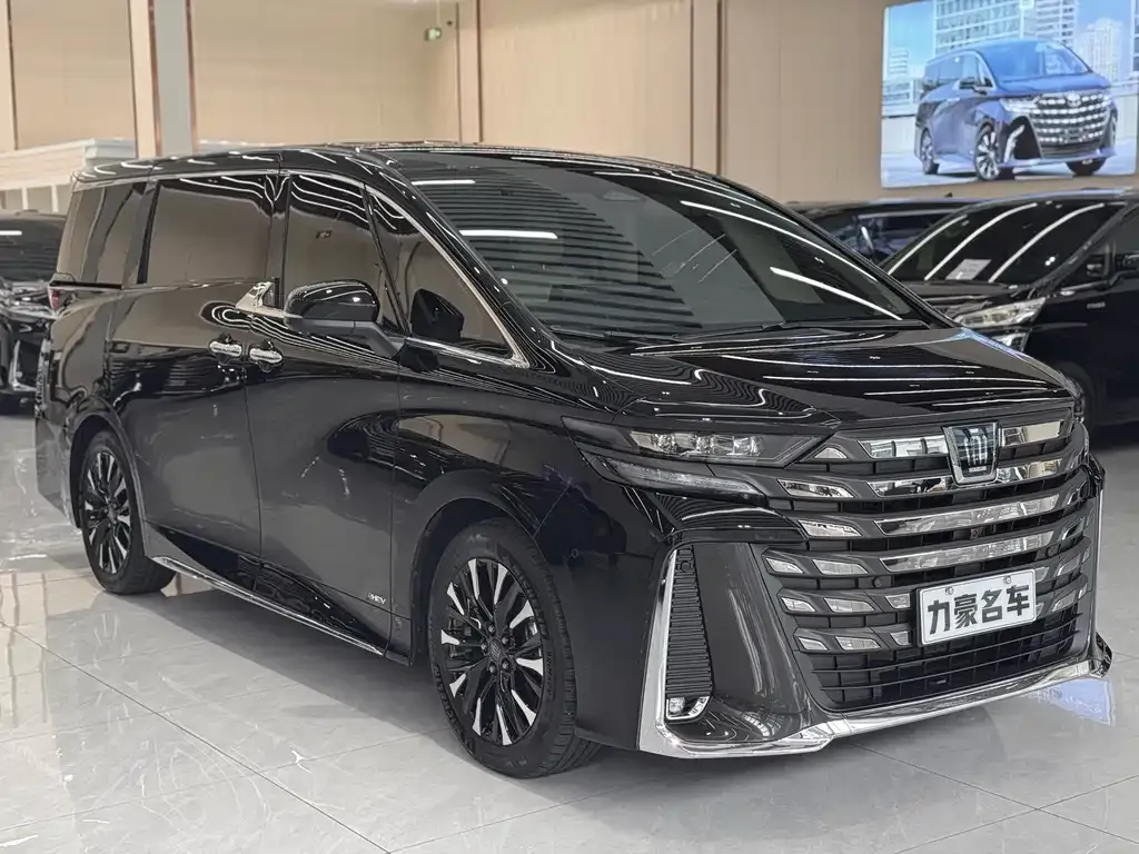 Toyota Vellfire — фото 2