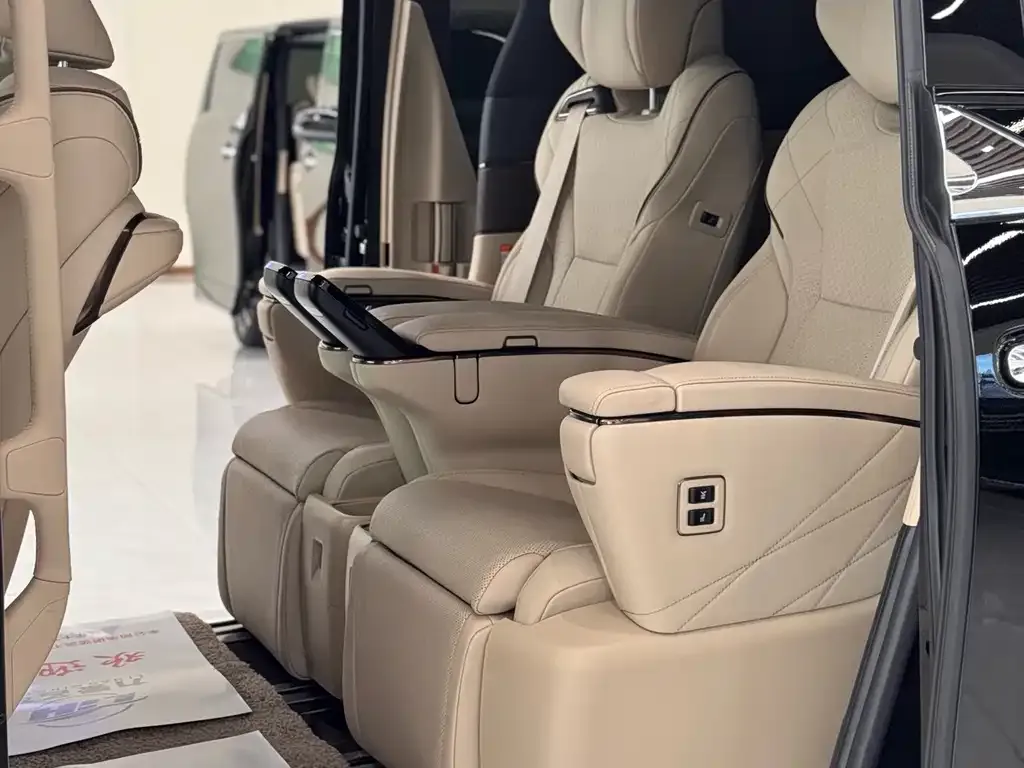 Toyota Vellfire — фото 6