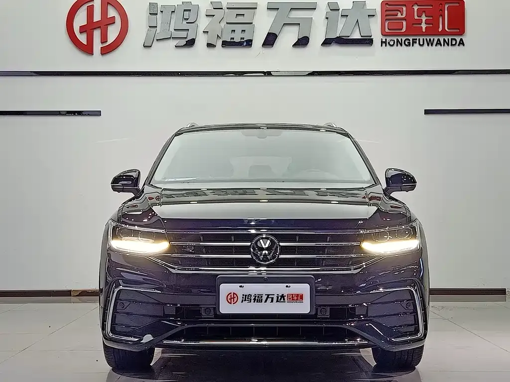 Volkswagen Tiguan L — фото 9