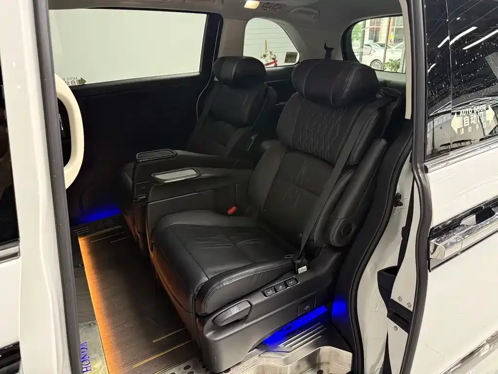 Honda Elysion 2023 из CN, фото 9