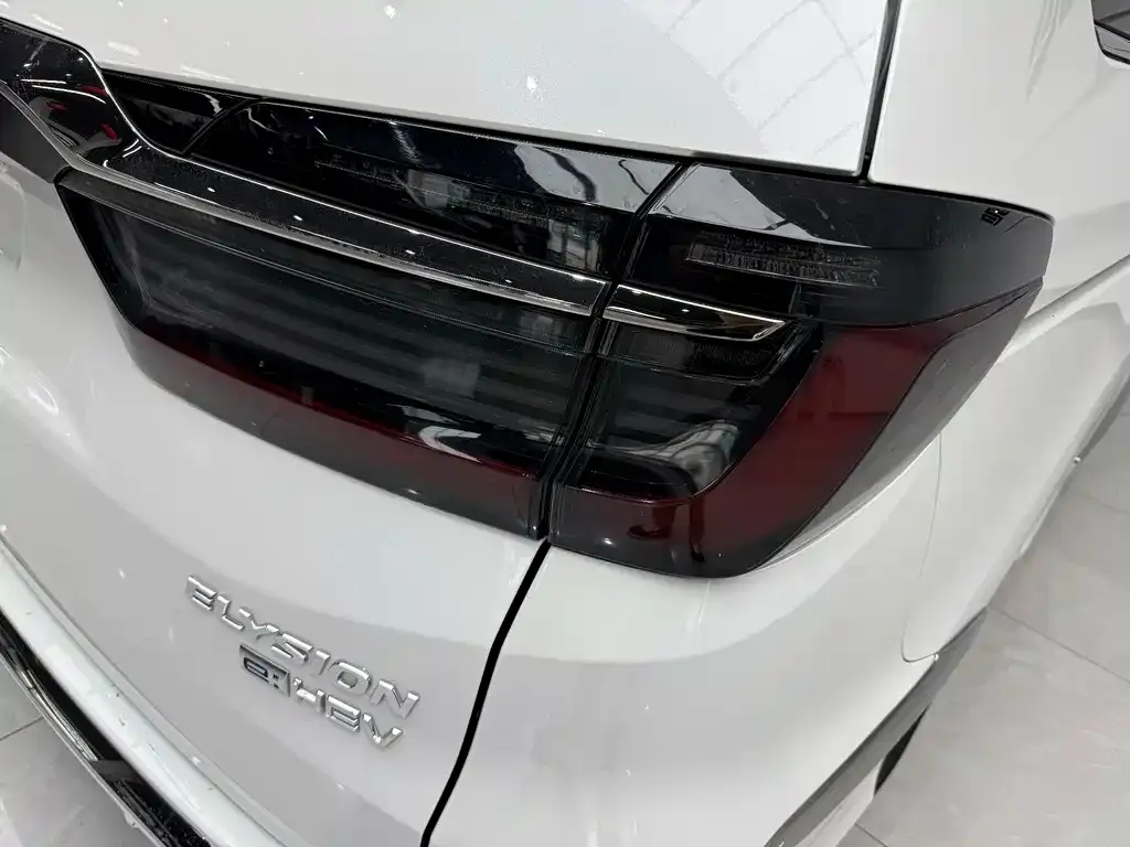 Honda Elysion 2023 из CN, фото 4