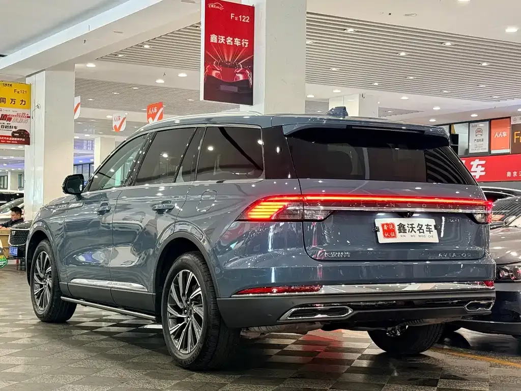Lincoln Aviator — фото 8