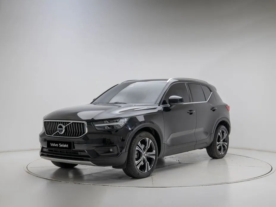 Volvo XC40 — фото 1