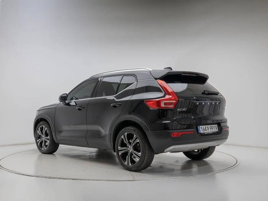 Volvo XC40 — фото 2