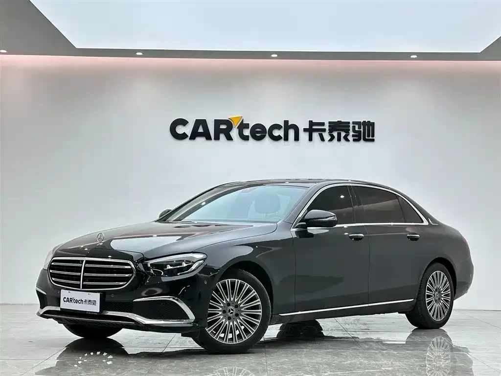 Mercedes-Benz E-Class — фото 1
