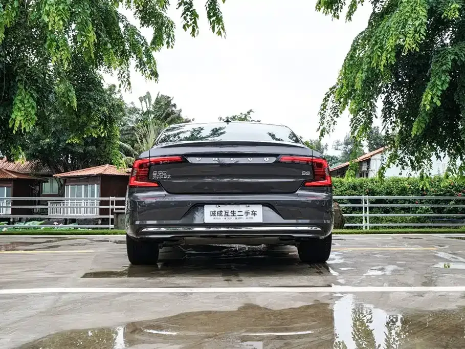 Volvo S90 — фото 10