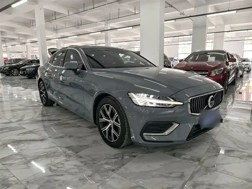 Volvo S60 — фото 7