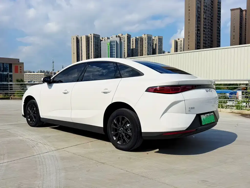 BYD e7 2025 из CN, фото 6