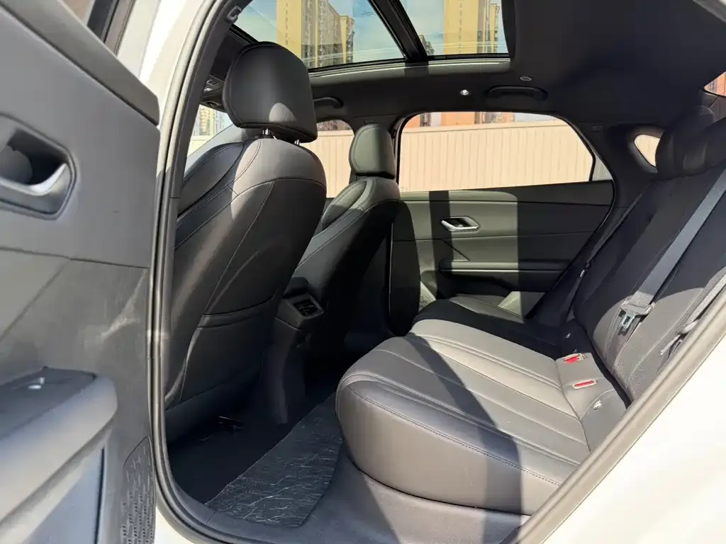 BYD e7 2025 из CN, фото 4