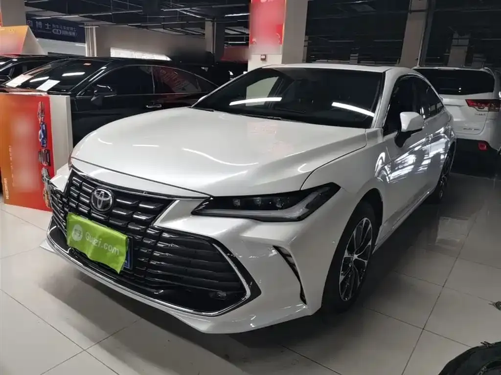 Toyota Avalon — фото 1
