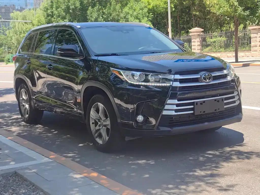 Toyota Highlander — фото 5