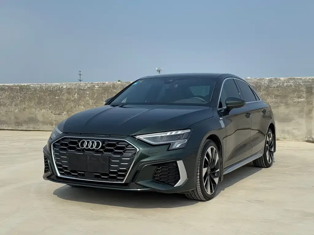 Audi A3 — фото 1
