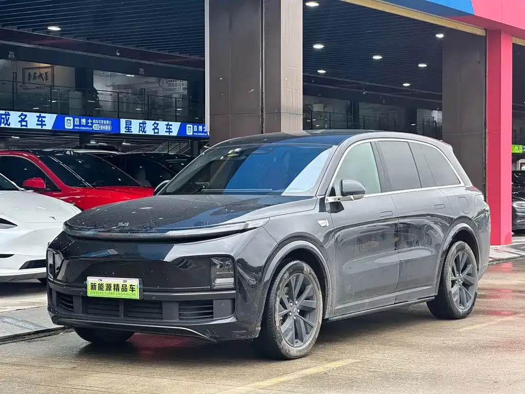 Li Auto L8