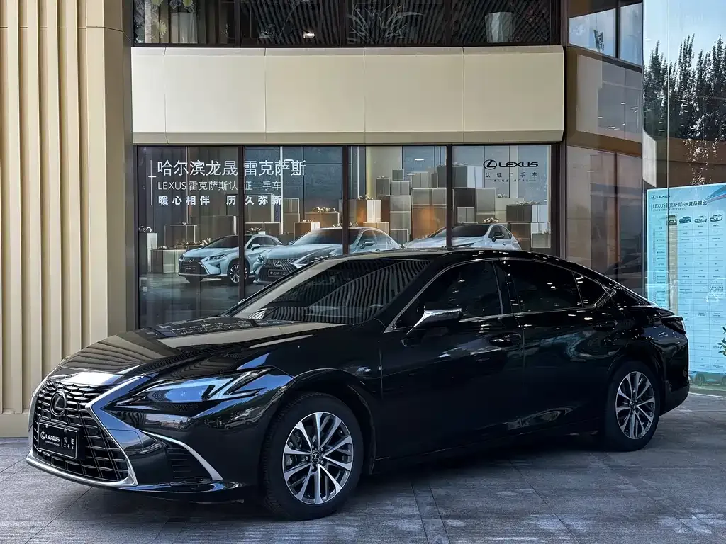 Lexus ES — фото 1