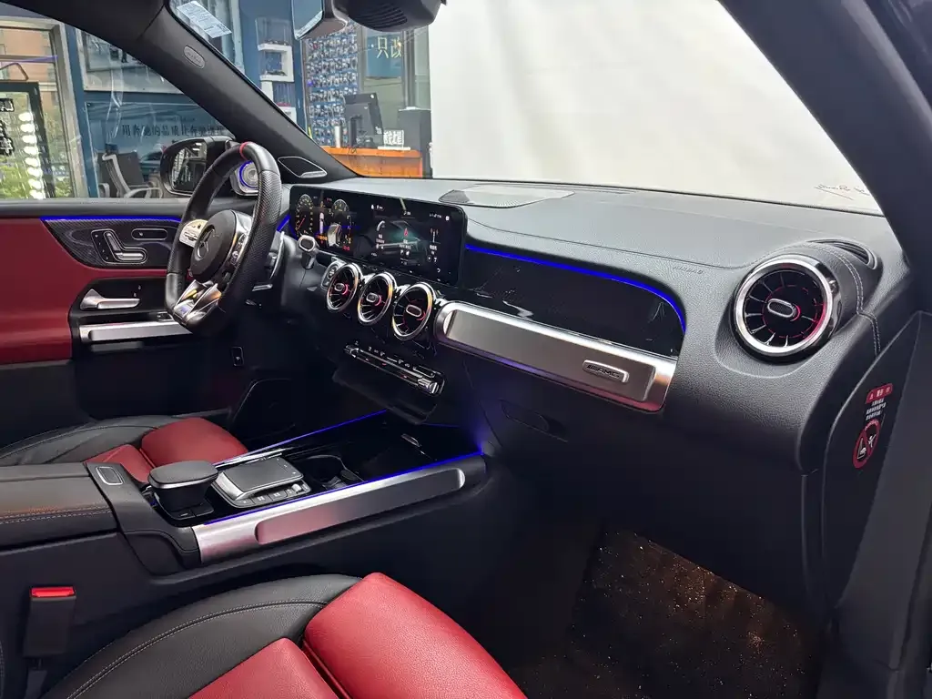 Mercedes-Benz GLB AMG — фото 6