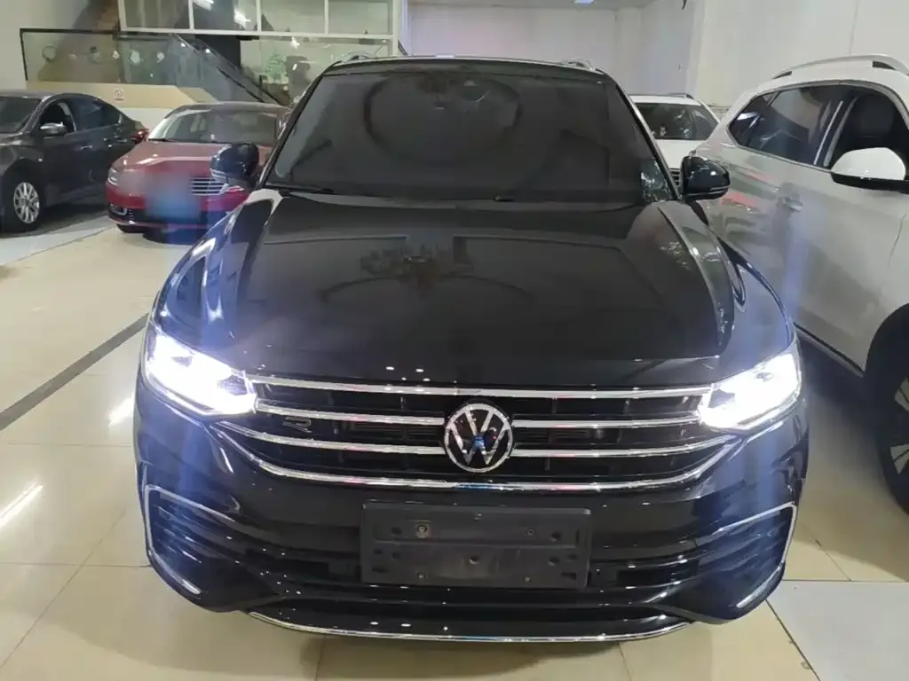 Volkswagen Tiguan L — фото 3