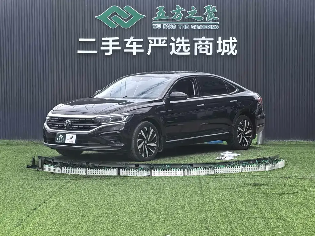 Volkswagen Passat — фото 1
