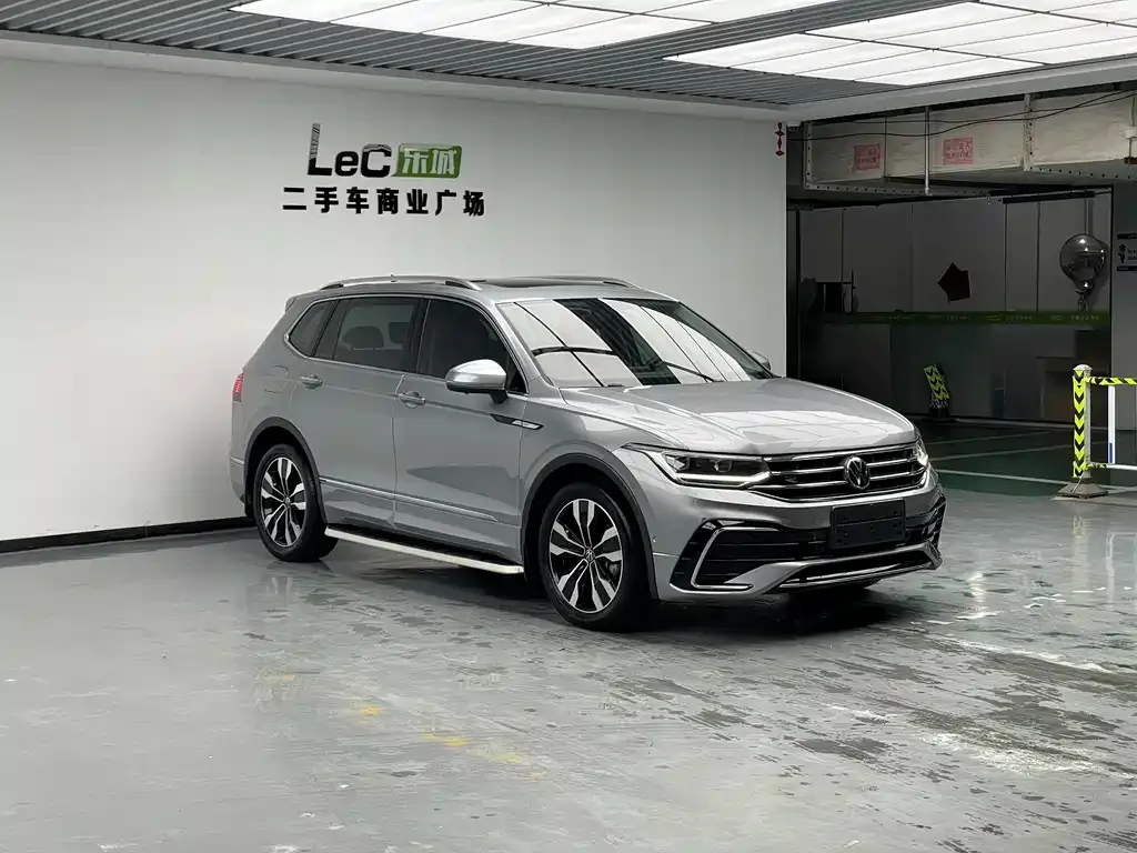 Volkswagen Tiguan L — фото 8