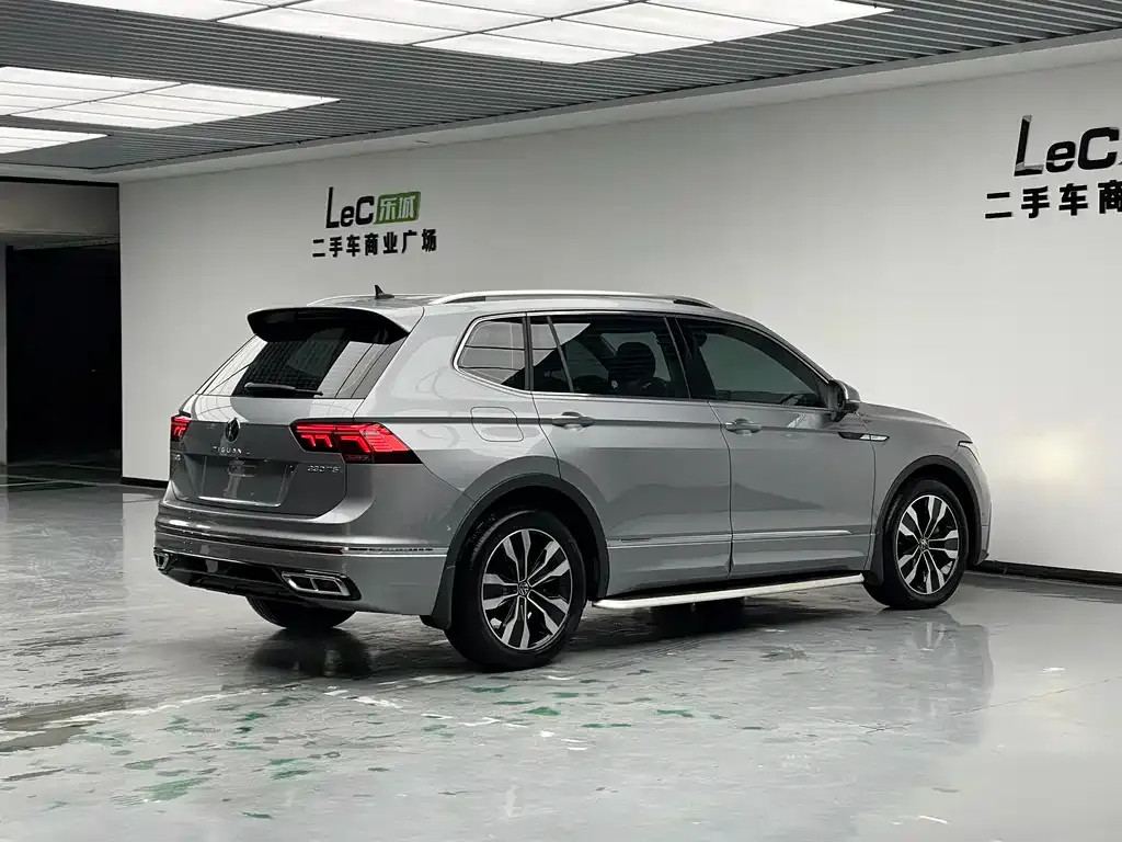 Volkswagen Tiguan L — фото 6