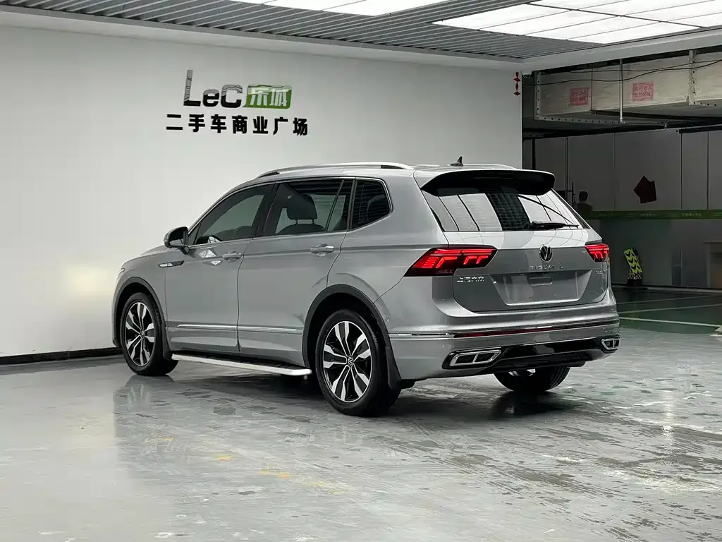 Volkswagen Tiguan L — фото 4