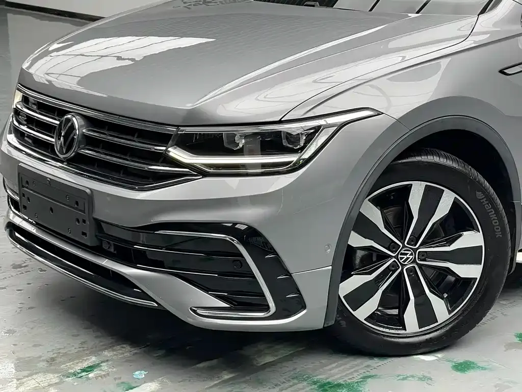 Volkswagen Tiguan L — фото 7