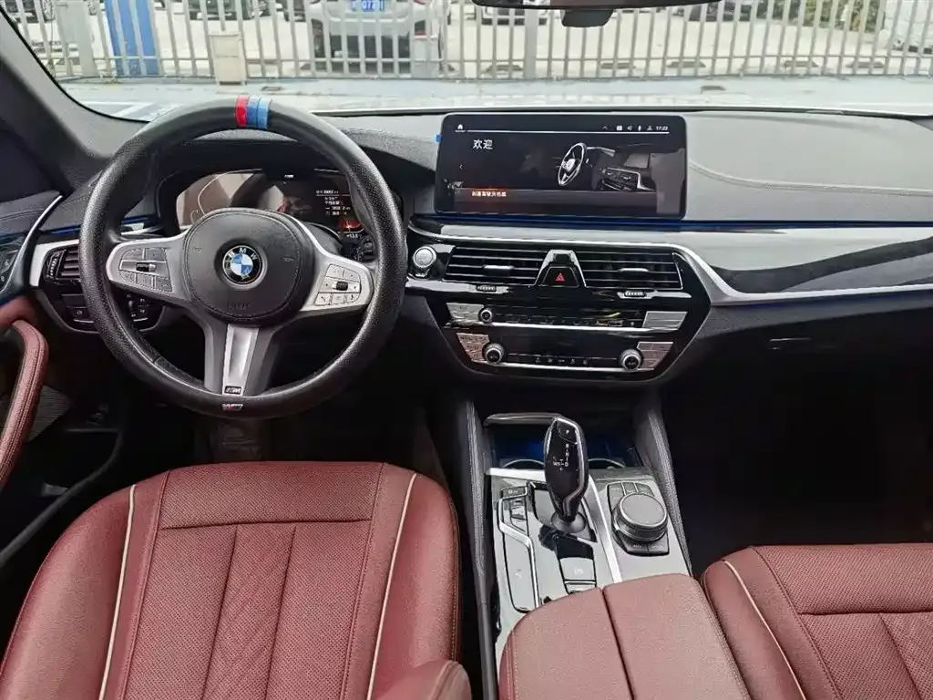 BMW 5 Series — фото 10