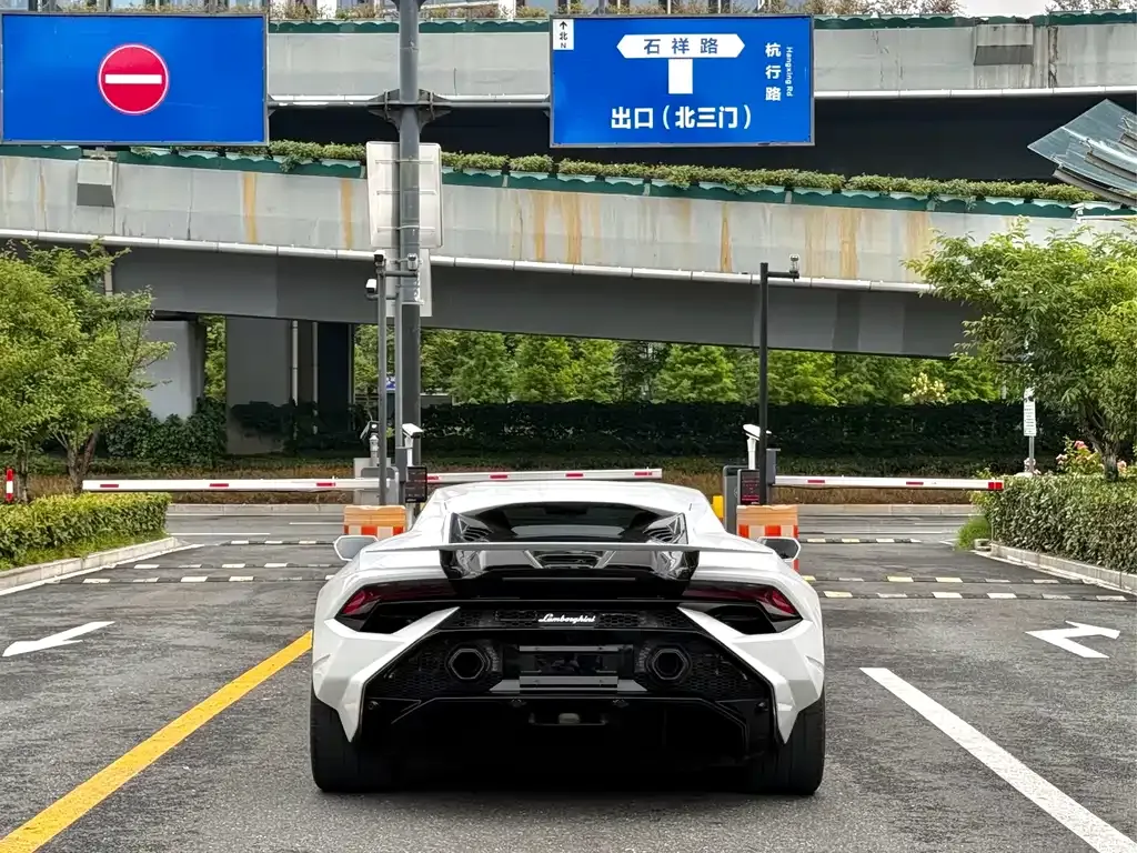 Lamborghini Huracan — фото 6