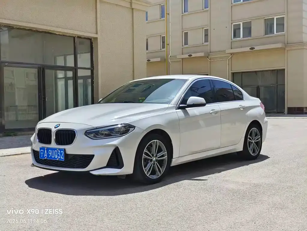 BMW 1 Series — фото 1