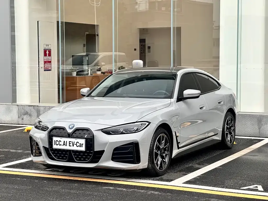 BMW i4