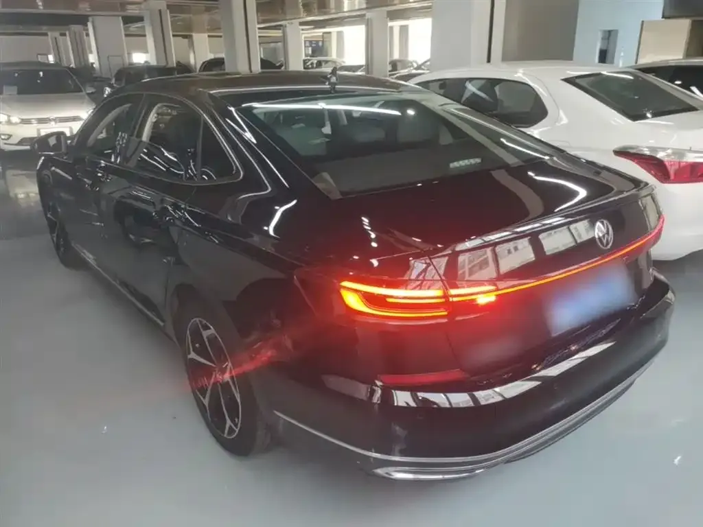 Volkswagen Passat — фото 7