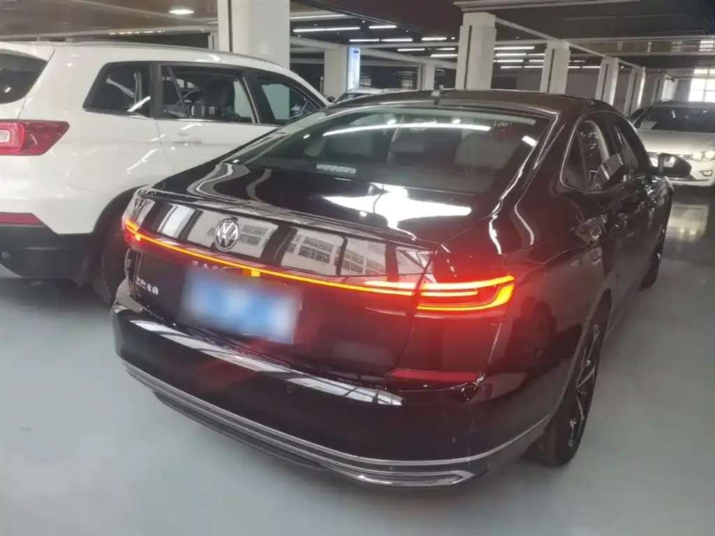 Volkswagen Passat — фото 9