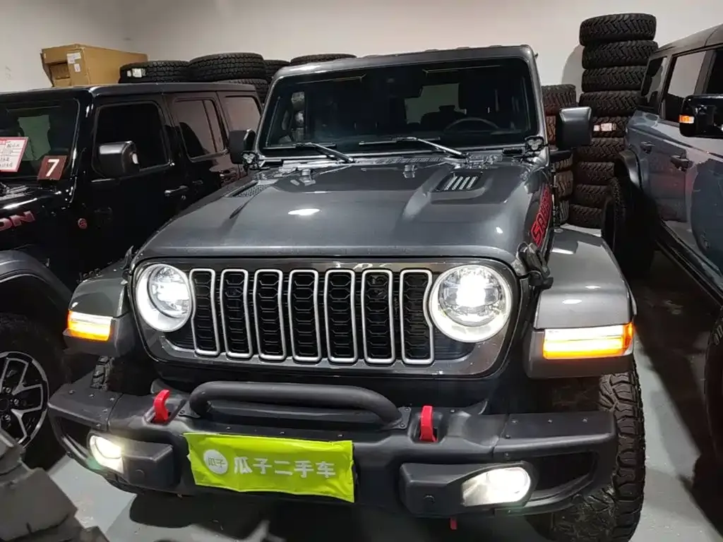 Jeep Wrangler — фото 10