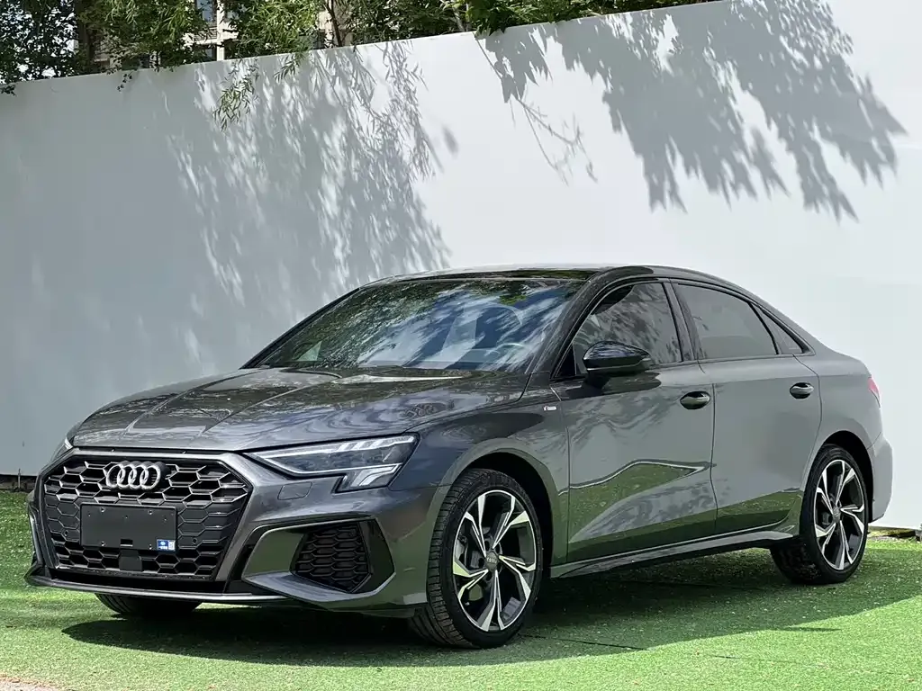 Audi A3 2023 из CN, фото 1