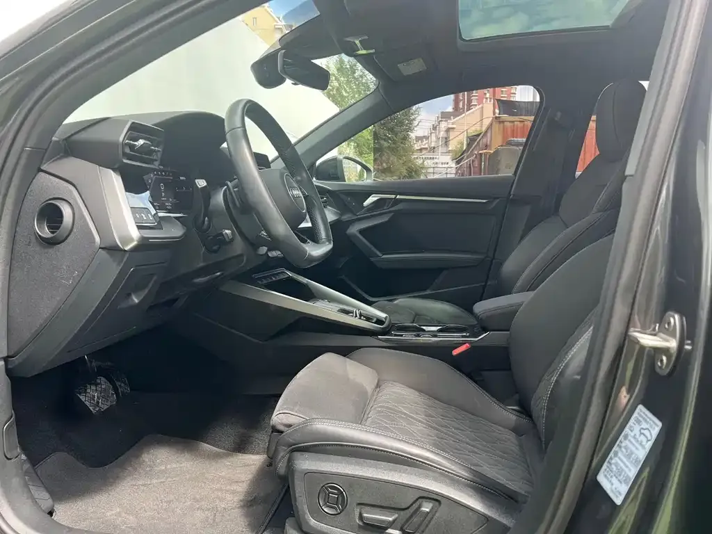 Audi A3 2023 из CN, фото 4