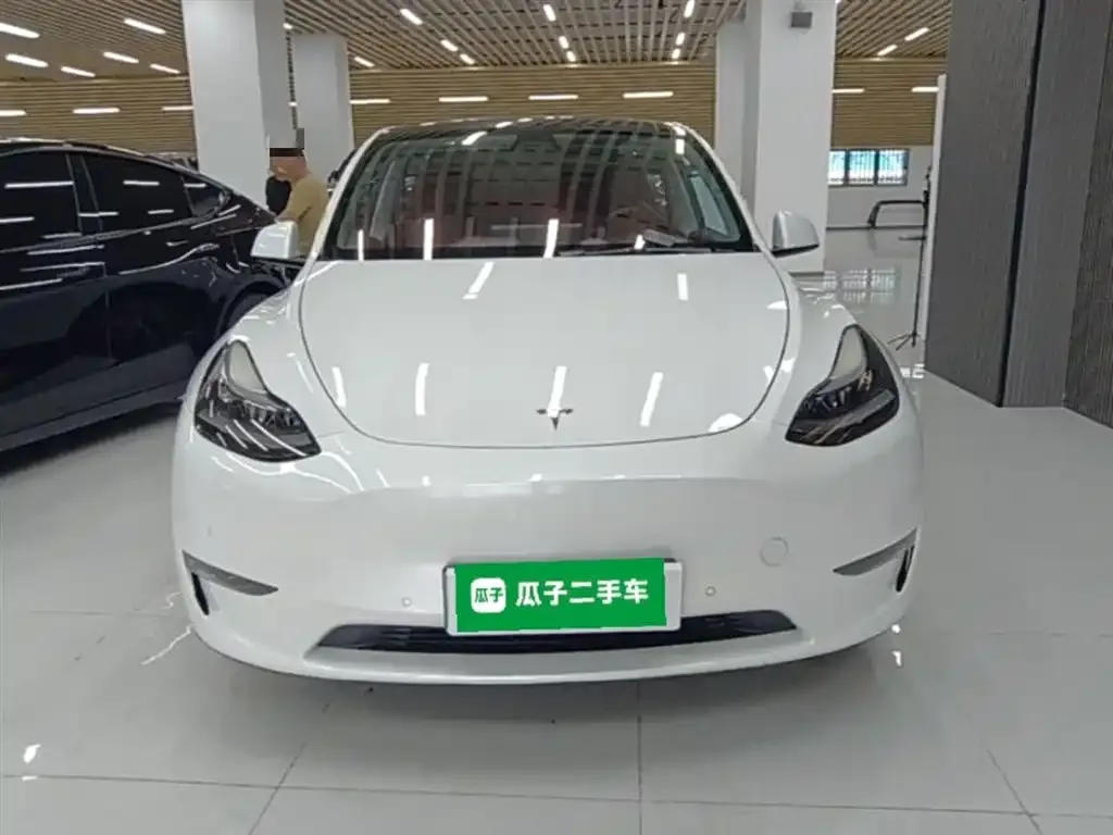 Tesla Model Y — фото 5