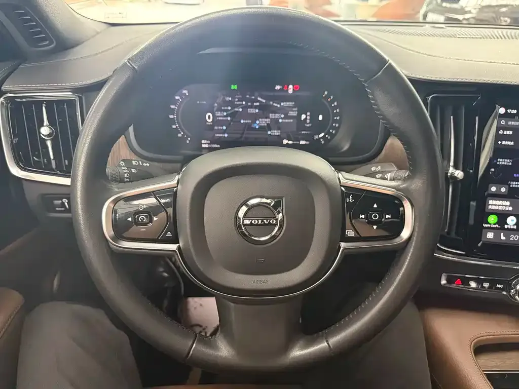 Volvo S90 — фото 4