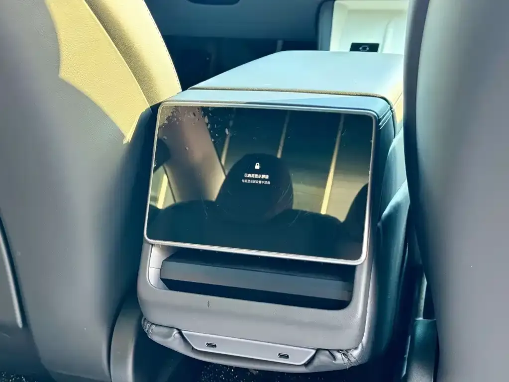 Tesla Model 3 — фото 3