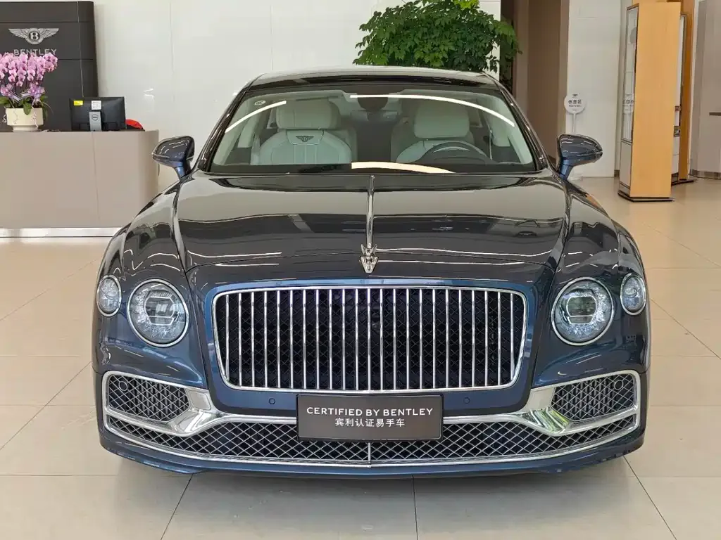 Bentley Flying Spur — фото 6