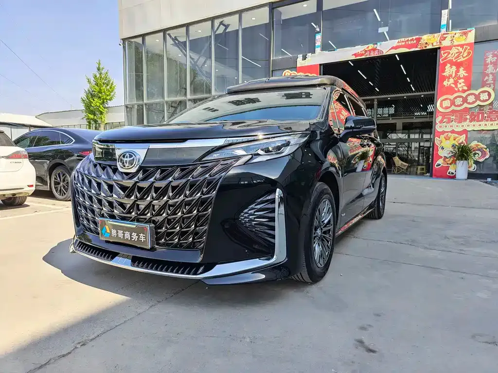 Toyota Sienna — фото 1