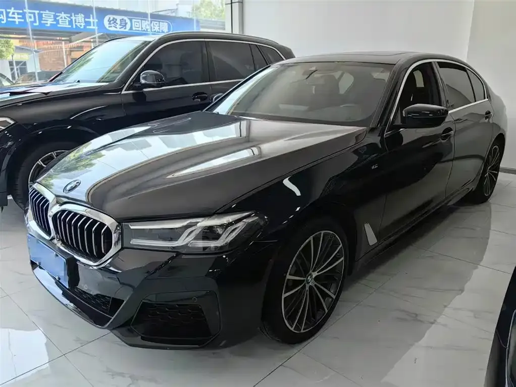BMW 5 Series — фото 1