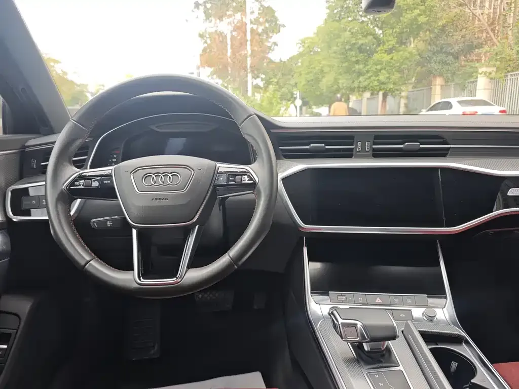 Audi A6L — фото 2