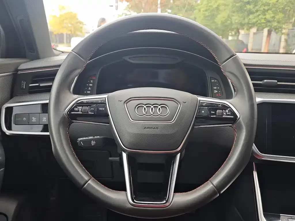 Audi A6L — фото 5