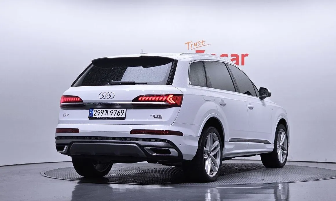 Audi Q7 — фото 3
